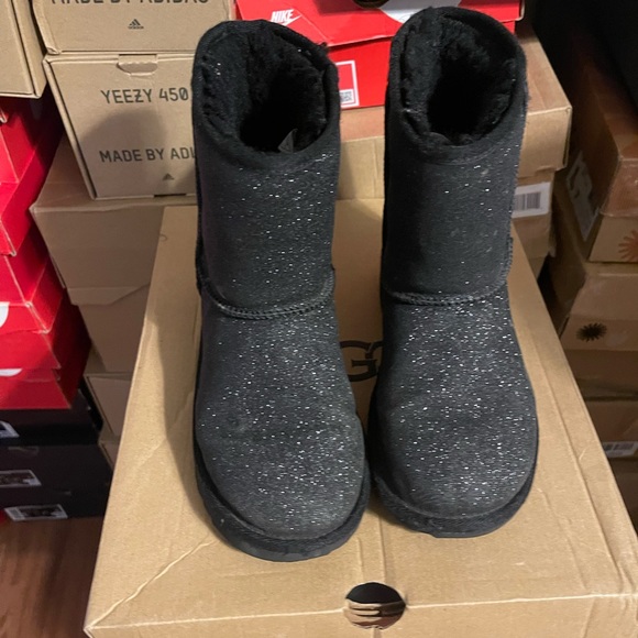 Black Glitter Ugg boots for Girls - Picture 1 of 2
